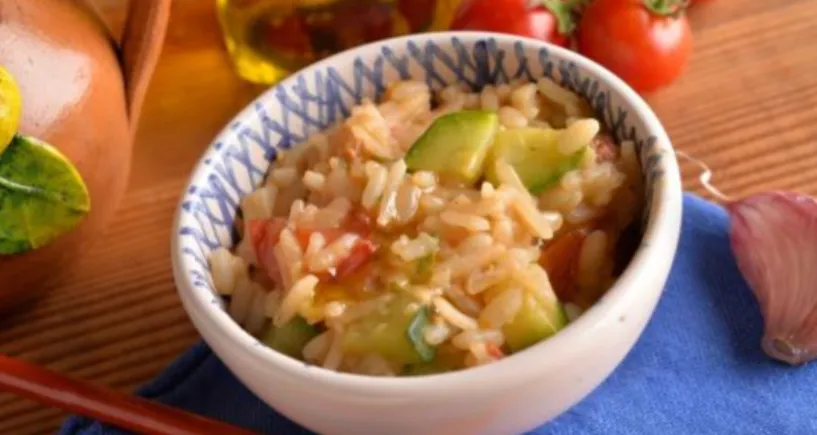 Orez cu legume mediteraneene