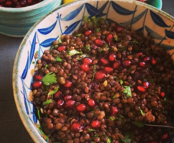 Salată de linte cu rodie